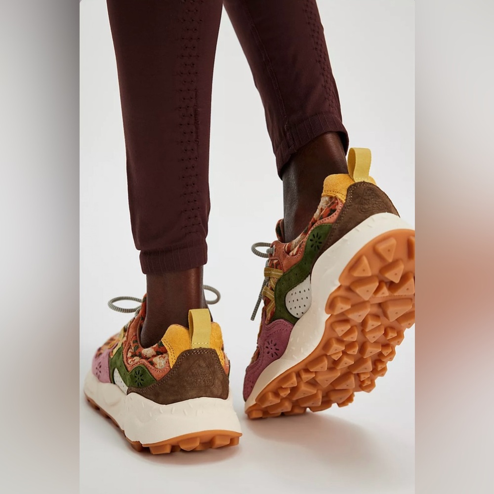 Flower Mountain Novo Sneakers New with Box